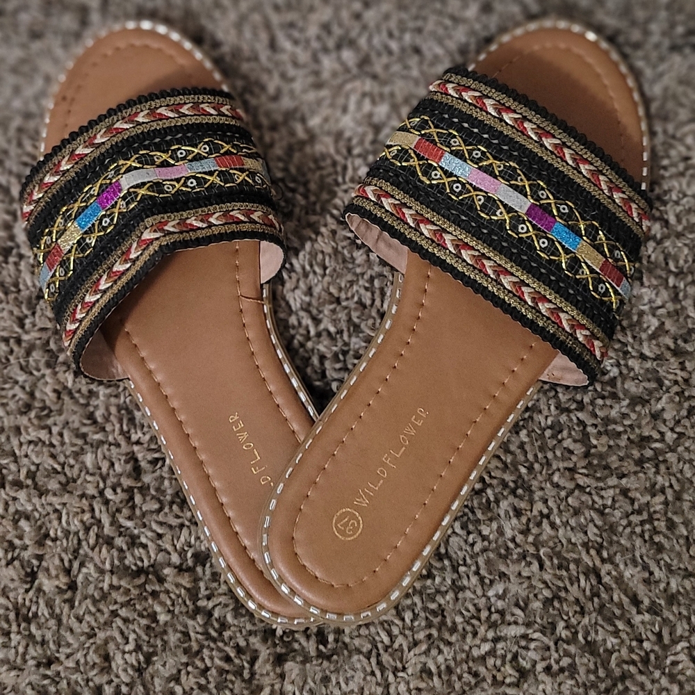 Wild Fable Women's Black and Multicolor Slide Sandals